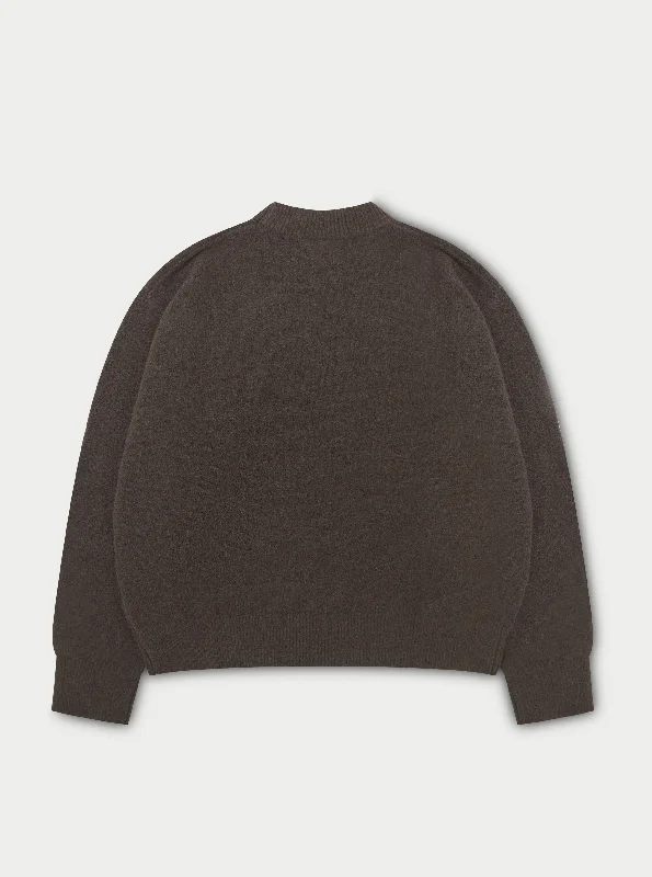 FLUFFY EMBLEM KNITTED CREW - BROWN