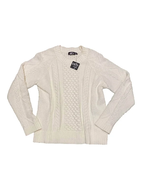 Cabled Raglan Pullover Sweater In White Willow